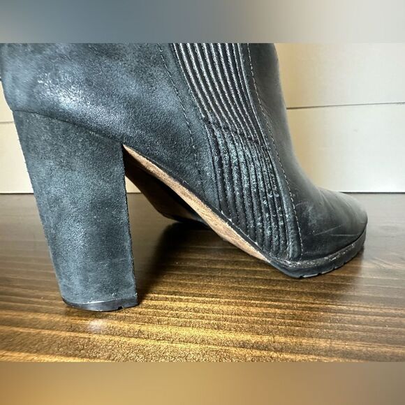 Donald Pliner Hudson Heeled Chelsea Ankle Boot Black Leather‎ Women's 7.5 - Picture 7 of 14